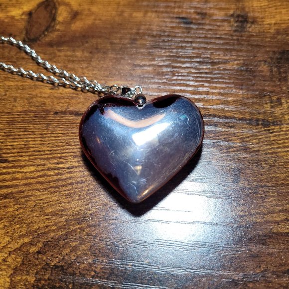 Valentine Red Heart 1.5" Pendant Necklace - Picture 13 of 13